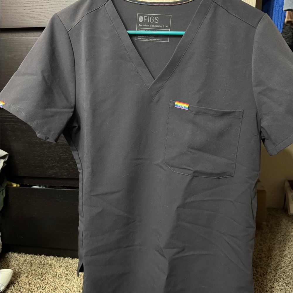 Figs Charcoal PRIDE scrub top
